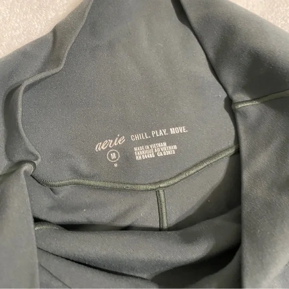 Aerie Real Me Crossover Bike Shorts - Green - Picture 5 of 5